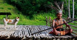 Lạ lùng tộc người giống người Việt cổ trên đảo Borneo