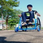 Sinh viên chế xe lăn không cần… lăn