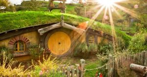 Cozy: Nhà kiểu modun mô phỏng kiểu nhà thấp bé của người Hobbit