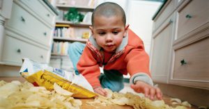 “Quy luật 5 giây” sai lầm về thực phẩm nhiễm khuẩn