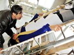 Nông dân Trung Quốc chế giường chữa khỏi sỏi thận cho vợ