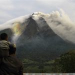 Núi lửa Indonesia thức giấc sau hơn 400 năm