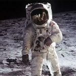 NASA chi hàng tỷ USD phát triển bộ đồ vũ trụ mới đa dụng hơn