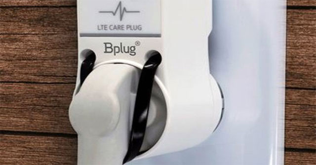 “Phích cắm thông minh” báo động cấp cứu người già sống cô đơn