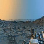 Robot NASA chụp ảnh sao Hỏa “chia đôi” thời gian