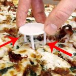 Chiếc “kiềng 3 chân” này trong mỗi hộp pizza dùng để làm gì?