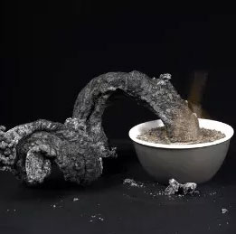 Thí nghiệm tạo “quái vật địa ngục” từ các nguyên liệu trong nhà