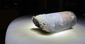 Rác vũ trụ từ trạm ISS rơi thủng nhà dân Mỹ