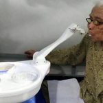 ‘Robot cho người bệnh ăn’ đoạt giải nhất sinh viên nghiên cứu khoa học