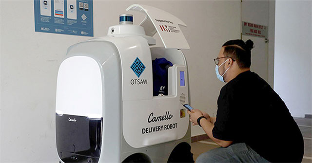 Robot giao hàng tự động đang phát triển tại Singapore