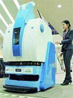 Robot giúp người già và người khuyết tật mua hàng