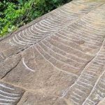 Phát hiện “siêu phẩm” ruộng bậc thang khắc trên đá cổ ở Mù Cang Chải