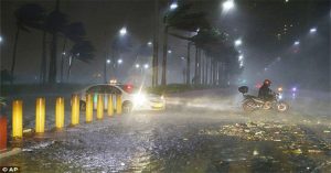 Chùm ảnh: Siêu bão Mangkhut với sức gió 270km/h càn quét Philippines