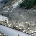 Sông băng Himalaya vỡ “như núi lửa phun trào”