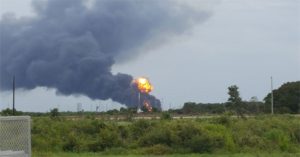 Tên lửa SpaceX bất ngờ nổ tung ngay trước giờ phóng
