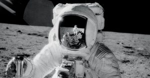 Ảnh sứ mệnh Apollo 12 quý báu vừa công bố của NASA