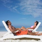 Người già vẫn cần tắm nắng