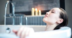 Điều gì xảy ra nếu tắm sau 22h?