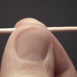 Vì sao người Nhật dùng tăm xong lại bẻ đuôi tăm?