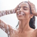 Chuyên gia tiết lộ 6 lợi ích không tưởng khi tắm bằng vòi hoa sen, nghe xong đảm bảo ai cũng phải bất ngờ