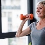 Tập tạ một bên tay vẫn giúp xây dựng khối cơ bắp cho bên còn lại