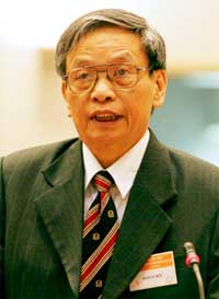 Cấm sử dụng phân gà làm thức ăn cho cá
