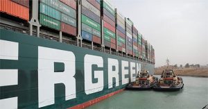 Tại sao không ai giải thoát được con tàu mắc kẹt ở kênh đào Suez?