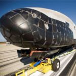 Con tàu bí ẩn x-37b sắp trở về trái đất