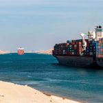 Lái những con tàu khổng lồ lênh đênh trên biển, vượt kênh đào Suez khó khăn cỡ nào?