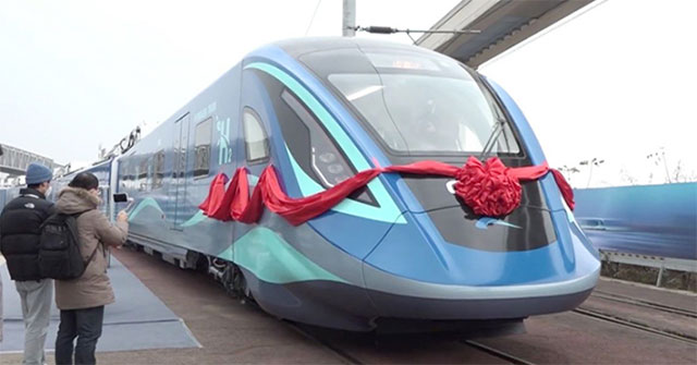 Xuất xưởng tàu đô thị chạy bằng hydro đầu tiên