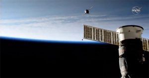 Phi hành gia robot đầu tiên vừa lái tàu không gian đến trạm ISS