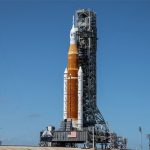 NASA sửa tổ hợp tên lửa SLS ngay trên bệ phóng