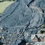 Thảm họa Aberfan qua hình ảnh: Câu chuyện có thật về thảm kịch chấn động xứ Wales năm 1966!