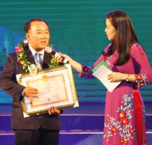 Thầy giáo vùng xa được tuyên dương vì môi trường