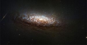 Kính viễn vọng Hubble chụp được bức ảnh sống động, tinh tế về thiên hà gần đó