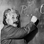 25/11/1915 – Công trình nghiên cứu về Thuyết tương đối rộng của Albert Einstein được công bố