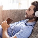 Bật loại âm thanh gì cho dễ ngủ?