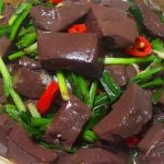 Tiết lợn giúp trẻ lâu, giảm béo, chống cả ung thư nhưng lại “đại kỵ” với những người sau