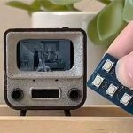 Tivi nhỏ nhất thế giới với kích thước chỉ bằng một con tem