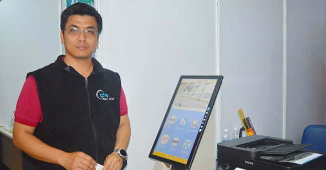 Máy in “không người lái” có thể tự động gửi email báo cáo khi… hết giấy