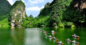 Vì sao nước ta có khí hậu nhiệt đới ẩm gió mùa?