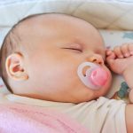 Làm gì khi trẻ có tật nghiến răng?