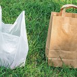 Vết Carbon là gì? Túi giấy có thật sự “xanh” hơn túi nhựa hay không?