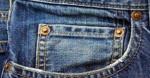 Cái “khuy thừa” trên chiếc quần jeans có chức năng gì?