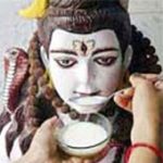 Bí ẩn tượng thần biết uống sữa