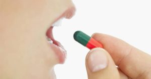 Lý do chúng ta nên nằm nghiêng bên phải khi uống thuốc