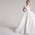 Tại sao váy cưới thường có màu trắng và hành trình biến đổi của váy cưới ít người biết