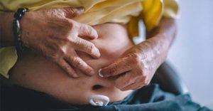 Top 4 nguyên nhân khiến rốn có mùi hôi và cách vệ sinh rốn đúng cách