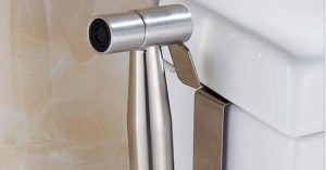 Bạn sẽ không nhìn thấy vòi xịt toilet khi đến Mỹ – vì sao vậy?