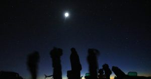 Những vụ chạm mặt UFO chưa lời giải thích năm 2015